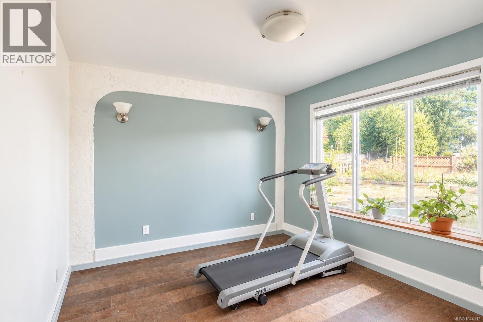 7031 West Saanich Rd - Image 31