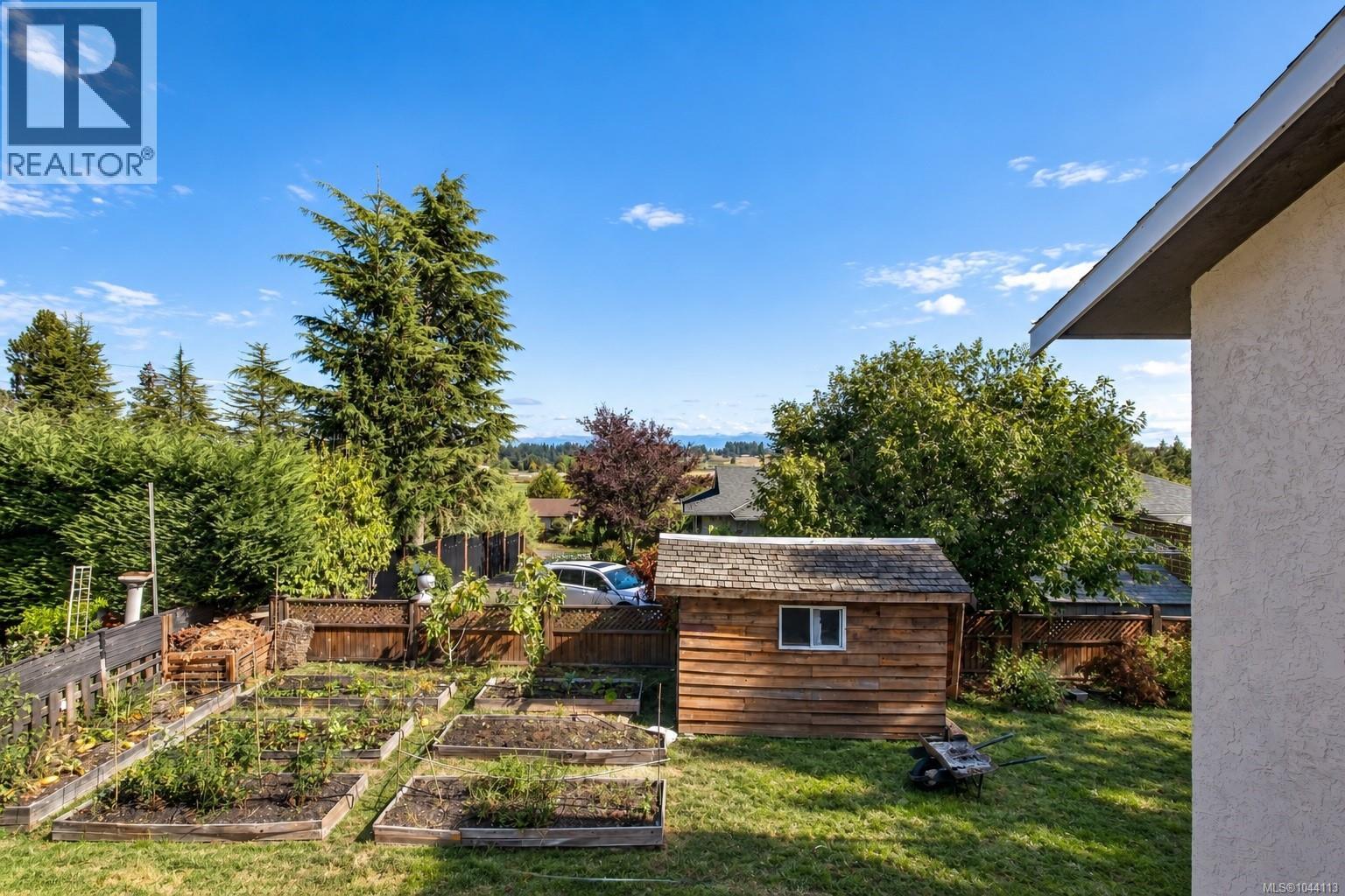 7031 West Saanich Rd - 34