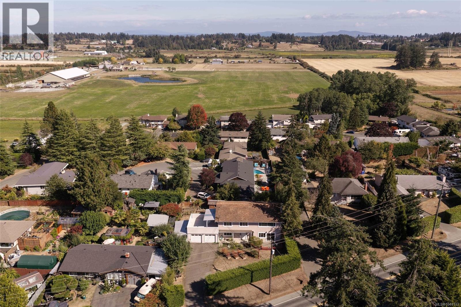 7031 West Saanich Rd - 39