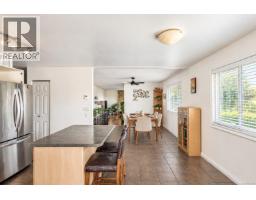 Living room - 7031 West Saanich Rd, Central Saanich, BC V8M1G8 Photo 10