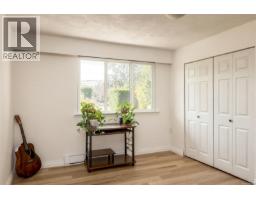 7031 West Saanich Rd, Central Saanich, BC V8M1G8 Photo 27