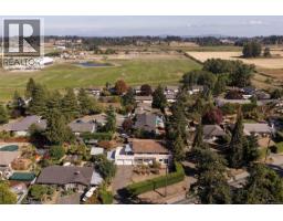 7031 West Saanich Rd, Central Saanich, BC V8M1G8 Photo 39