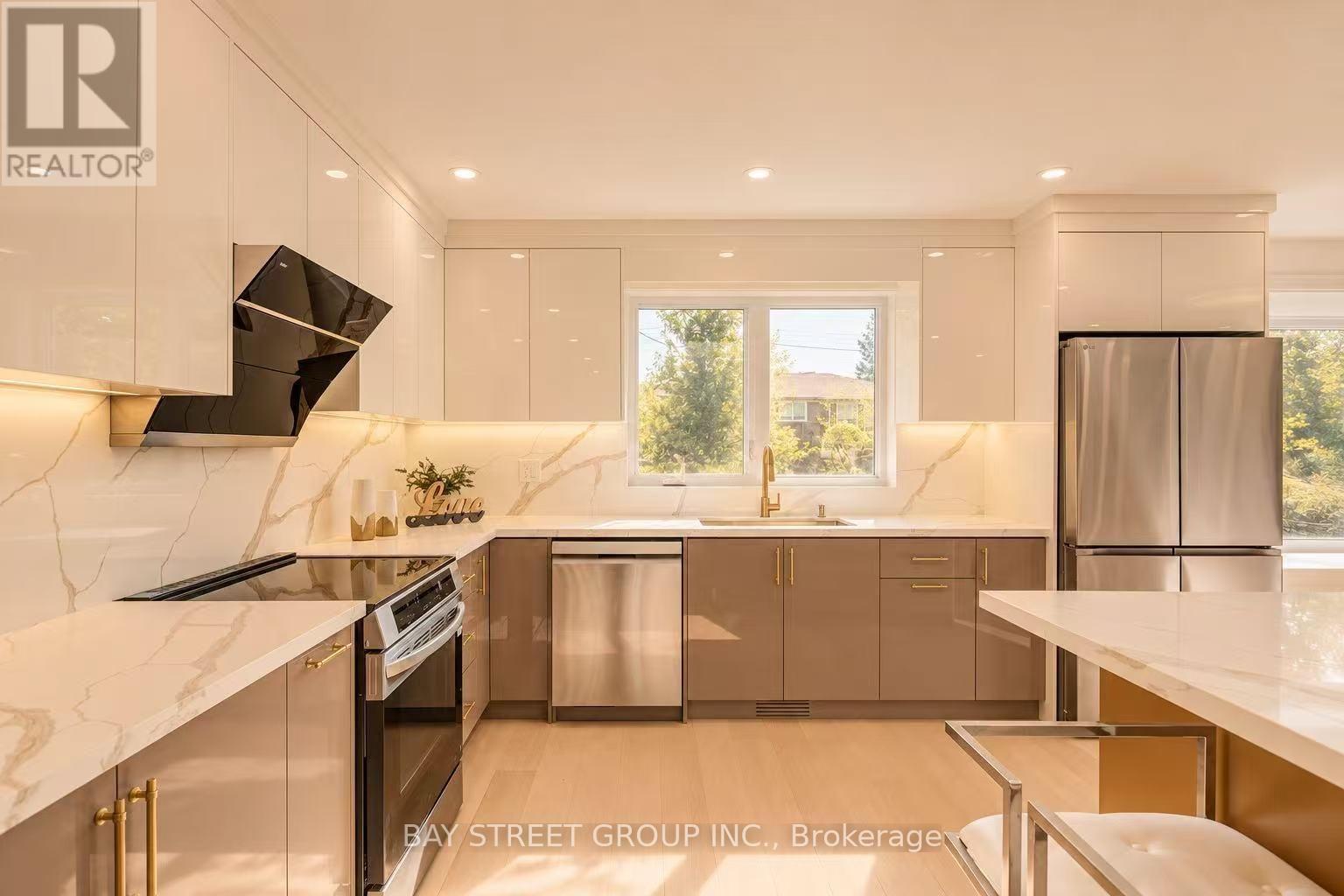60 WARNER AVENUE - 12