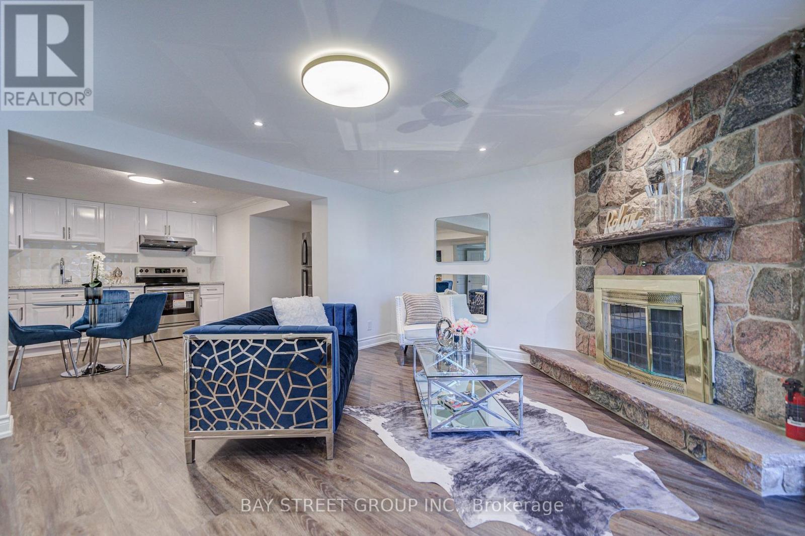 60 WARNER AVENUE - Image 26