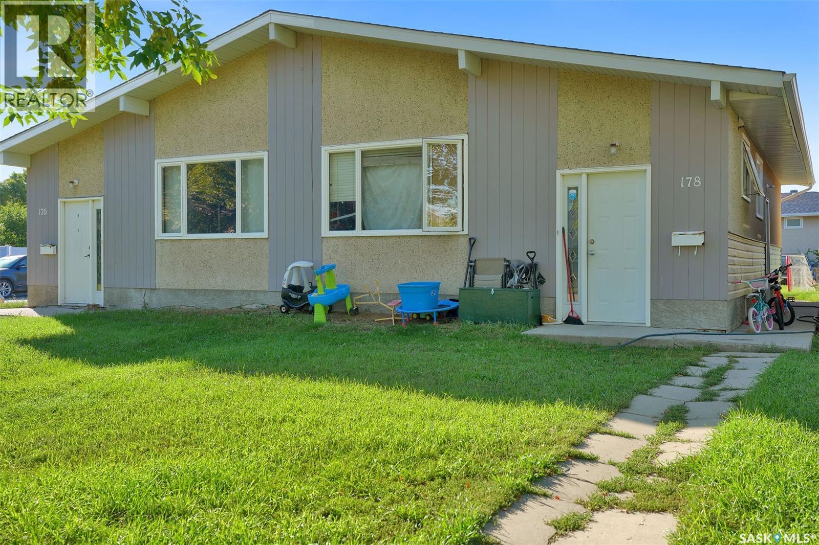 176-178 Rothwell CRESCENT, Regina