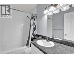 3pc Bathroom - 176-178 Rothwell Crescent, Regina, SK S4N1R8 Photo 14