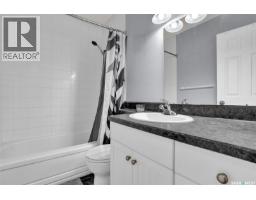 Living room - 176-178 Rothwell Crescent, Regina, SK S4N1R8 Photo 15