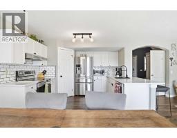 138 Somerglen Common SW - photo 8
