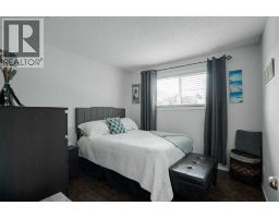 114 Hilltop Crescent, Fort Mcmurray, AB T9H3V4 Photo 15