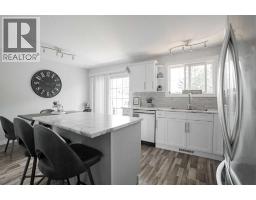 Primary Bedroom - 114 Hilltop Crescent, Fort Mcmurray, AB T9H3V4 Photo 7