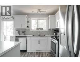 3pc Bathroom - 114 Hilltop Crescent, Fort Mcmurray, AB T9H3V4 Photo 8