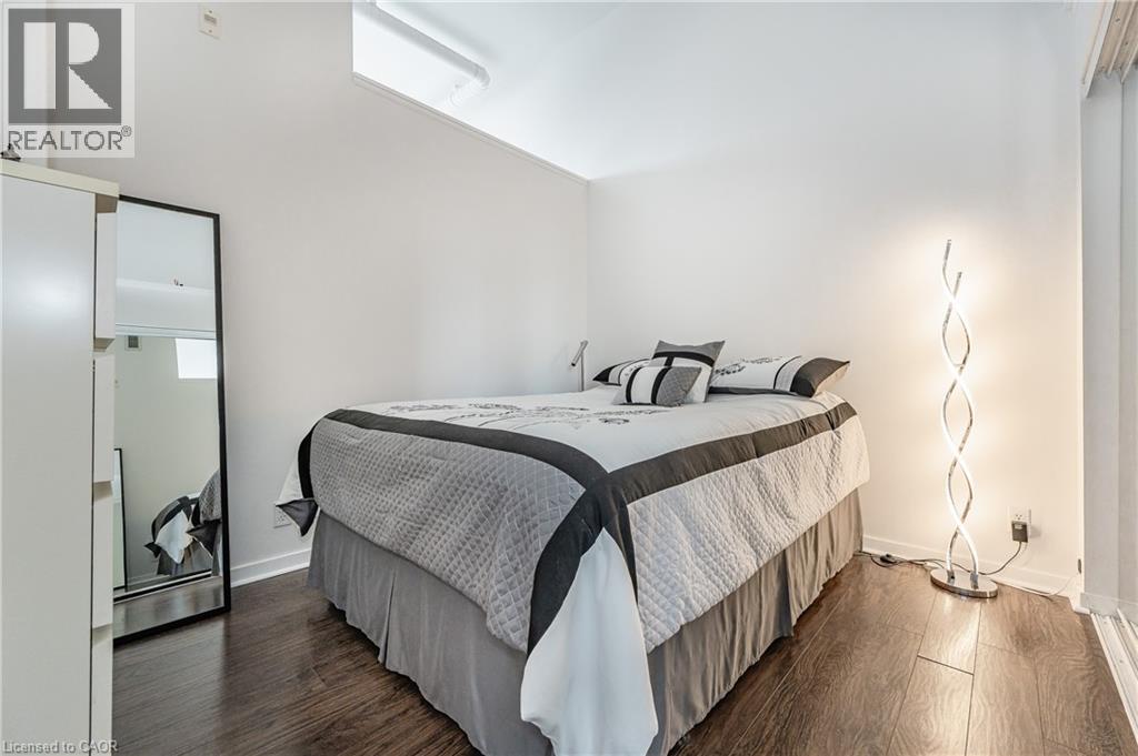 410 King Street West — photo 17