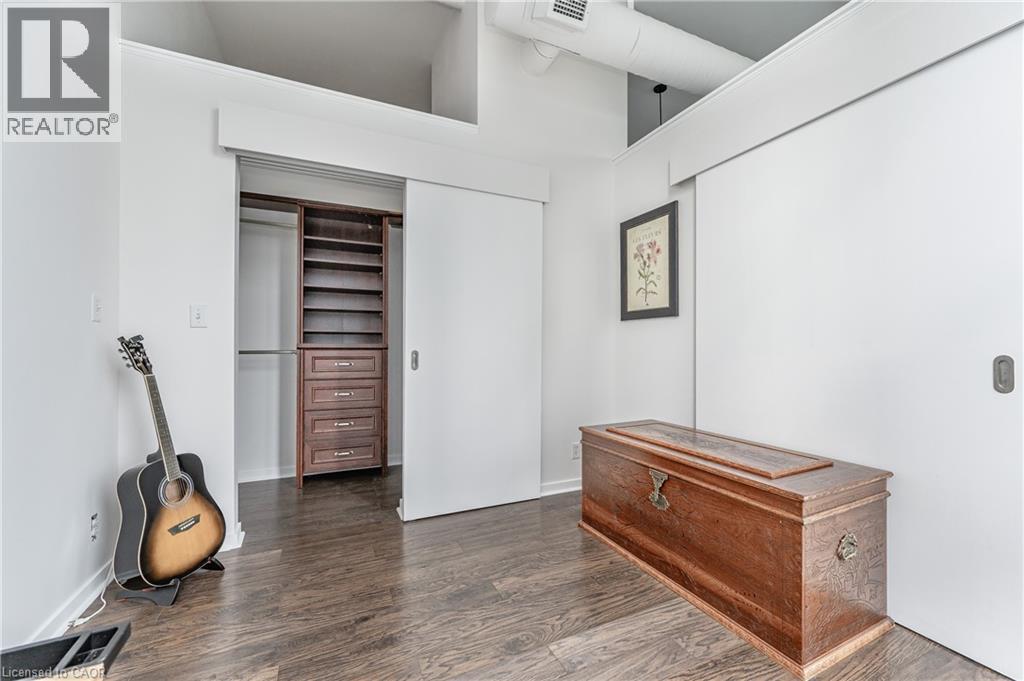 410 King Street West — photo 22