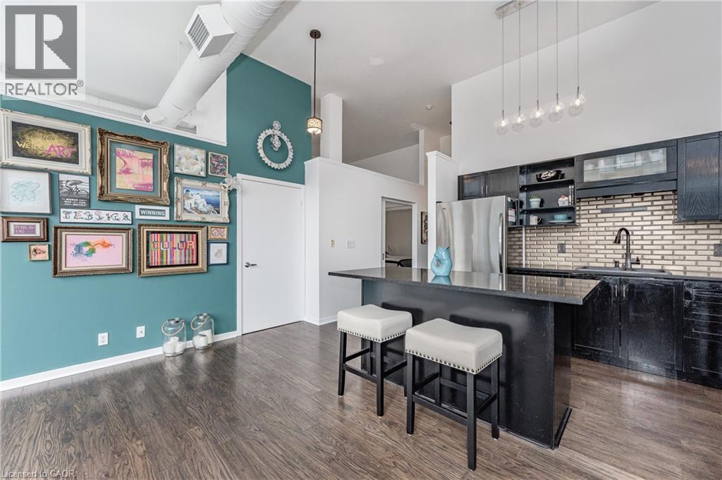 410 King Street West — photo 16