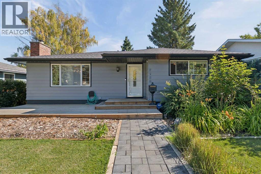 7120 8 Street NW, Calgary, Alberta, T2K1G3