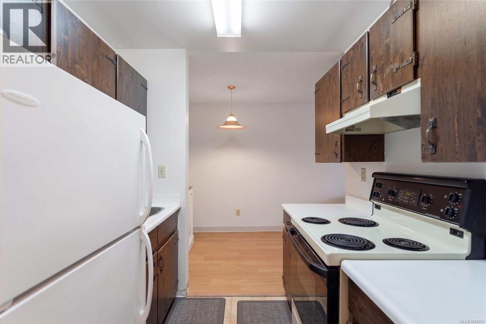 #104 103 Gorge Rd E - 9