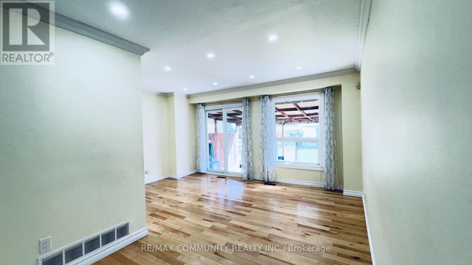 45 SHEPMORE TERRACE, Toronto (Malvern) — photo 4