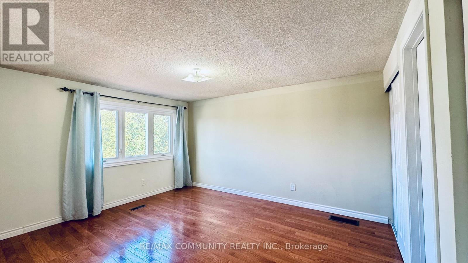 45 SHEPMORE TERRACE, Toronto (Malvern) — photo 8