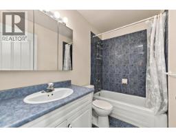423-425 E 2nd Street, North Vancouver, BC V7L1C9 Photo 17
