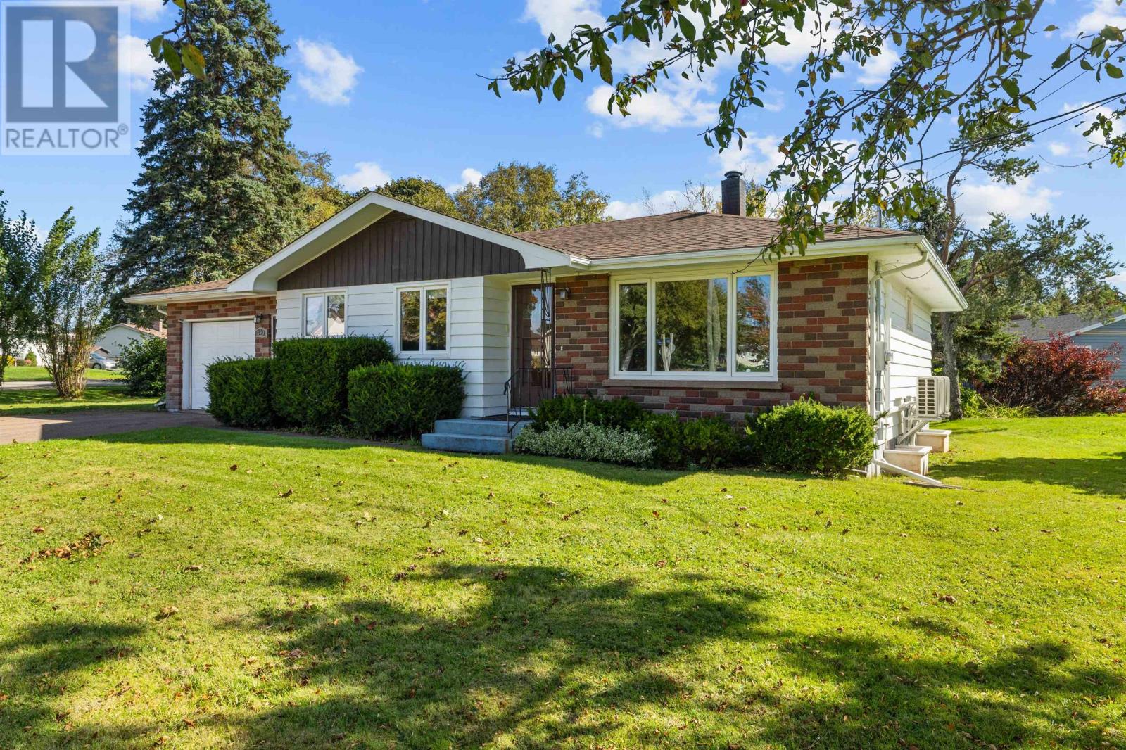 329 High Street, Summerside, Prince Edward Island, C1N2R2, Summerside, Prince Edward Island — photo 2 of 5