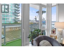204 175 Victory Ship Way, North Vancouver, BC V7L0G1 Photo 11