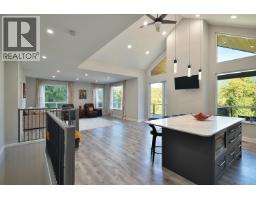 5611 E Oyster Bay Road, Garden Bay, BC V0N2H1 Photo 12