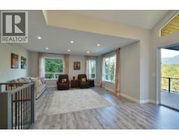 5611 E Oyster Bay Road, Garden Bay, BC V0N2H1 Photo 14