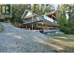 5611 E Oyster Bay Road, Garden Bay, BC V0N2H1 Photo 7