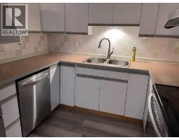 21170 Dewdney Trunk Rd, Maple Ridge, BC V2X3E9 Photo 9