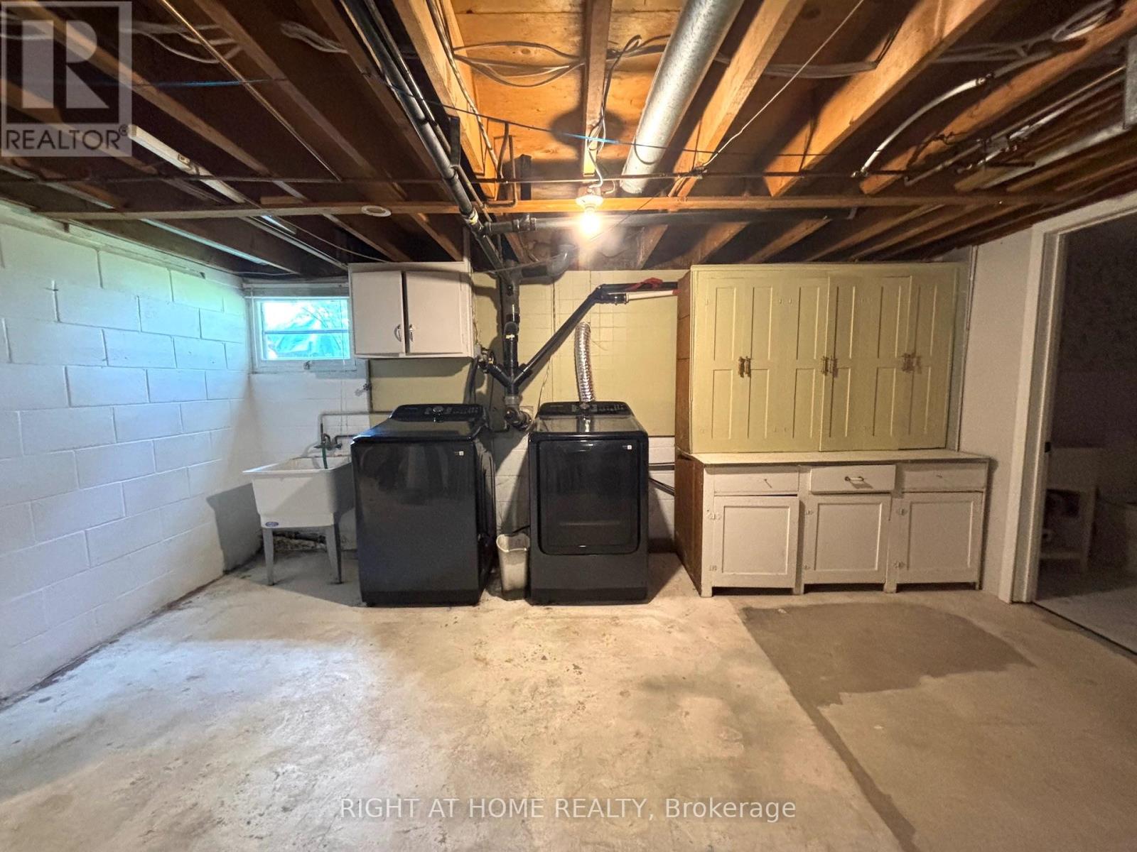 594 MILLER STREET - 15
