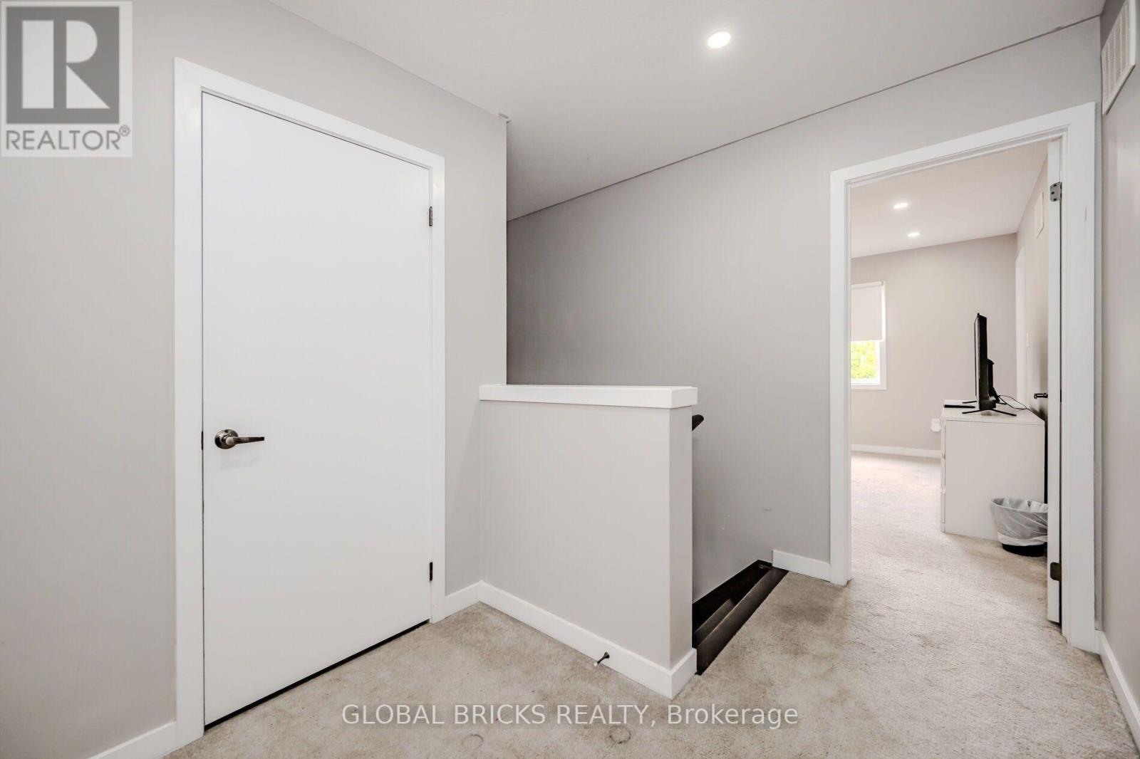 40 Crafter Crescent, Hamilton, ON photo 12