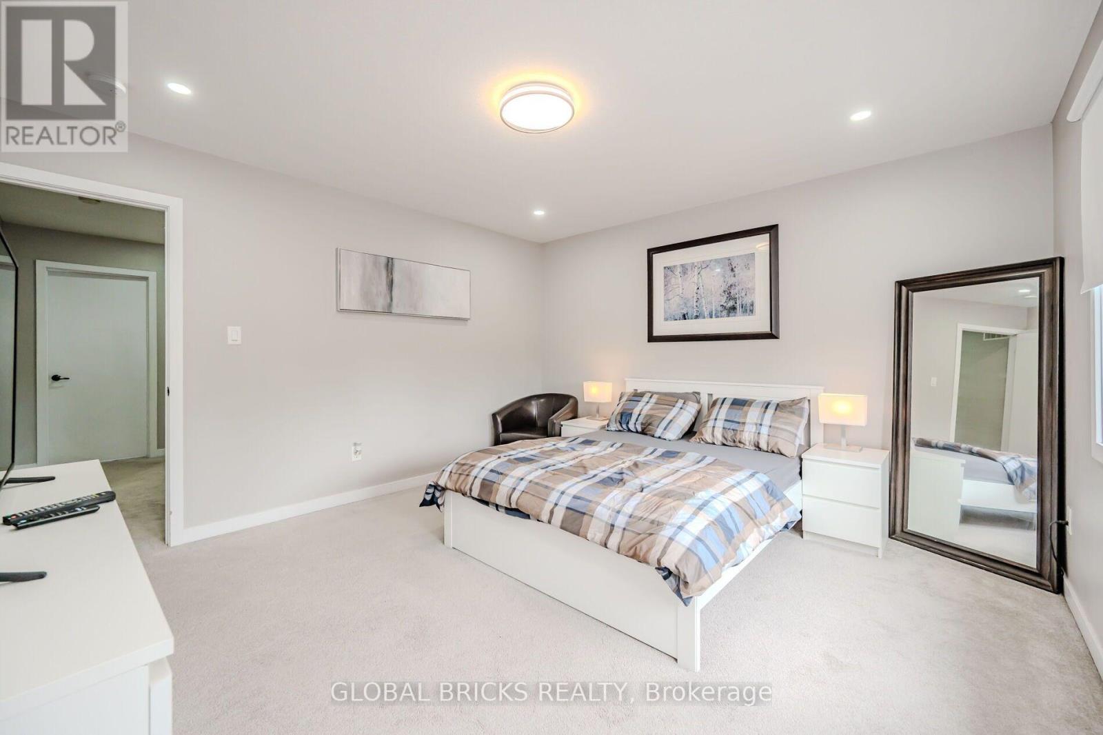 40 Crafter Crescent, Hamilton, ON photo 15