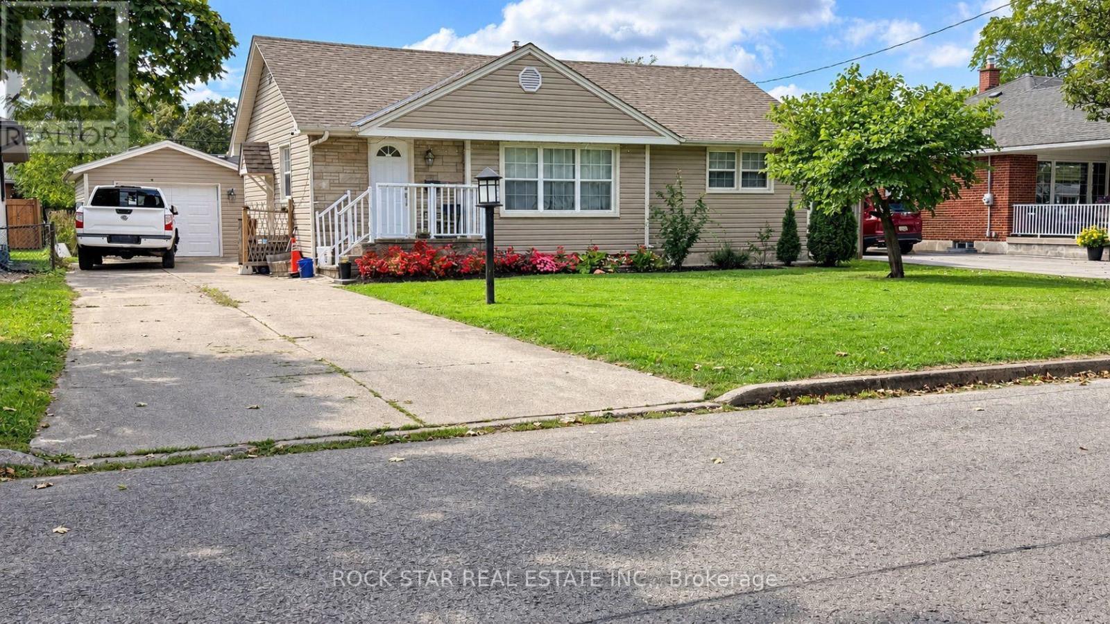 12 ROSELAND AVENUE, St. Catharines (Carlton/Bunting) — photo 2