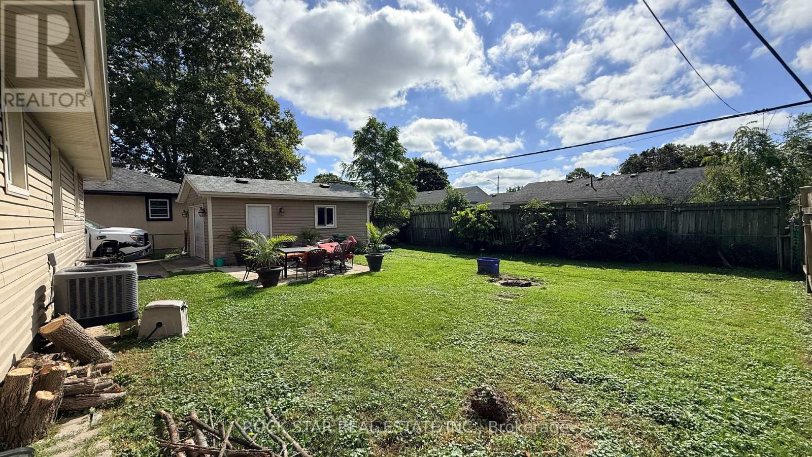 12 ROSELAND AVENUE - 24