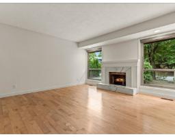 2470 Woodstock Drive, Abbotsford, BC V3G2B6 Photo 7