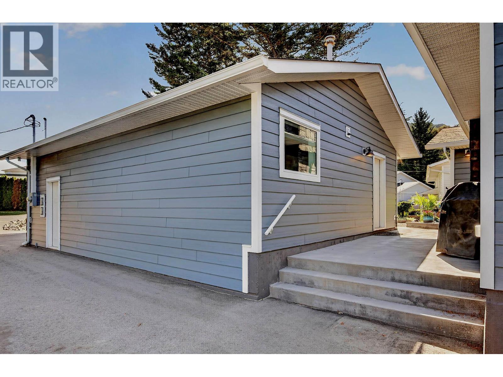 313 Mary Place, Kamloops, British Columbia, V2C4Y5, Kamloops, British Columbia — photo 3 of 5