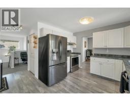 Entrance - 825 Pinecrest Rd, Campbell River, BC V9W7N2 Photo 6