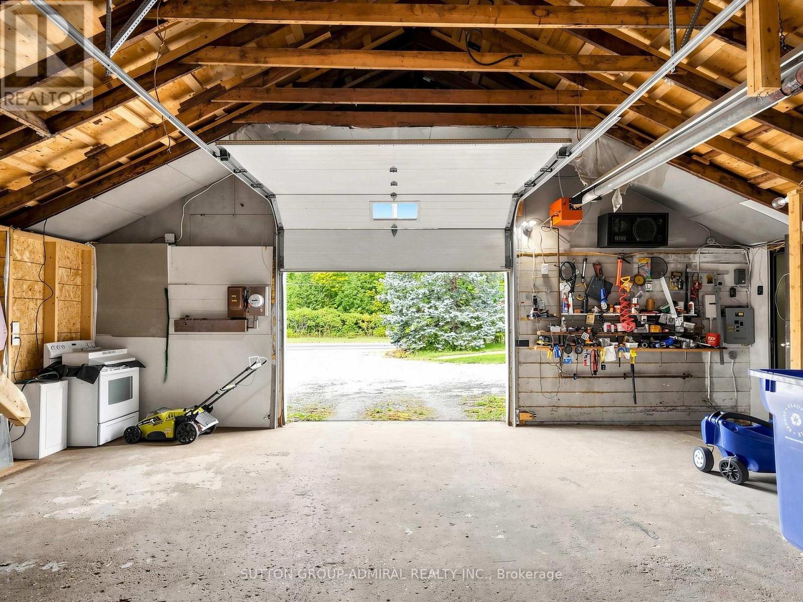 4631 AURORA ROAD - Image 28