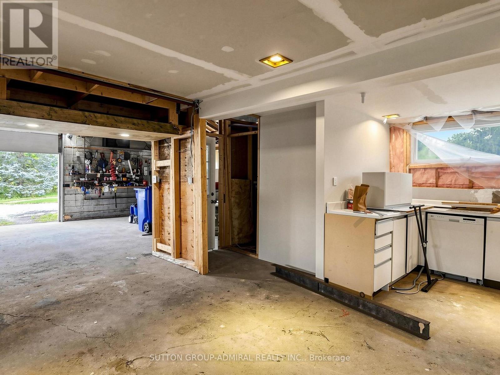 4631 AURORA ROAD - Image 30