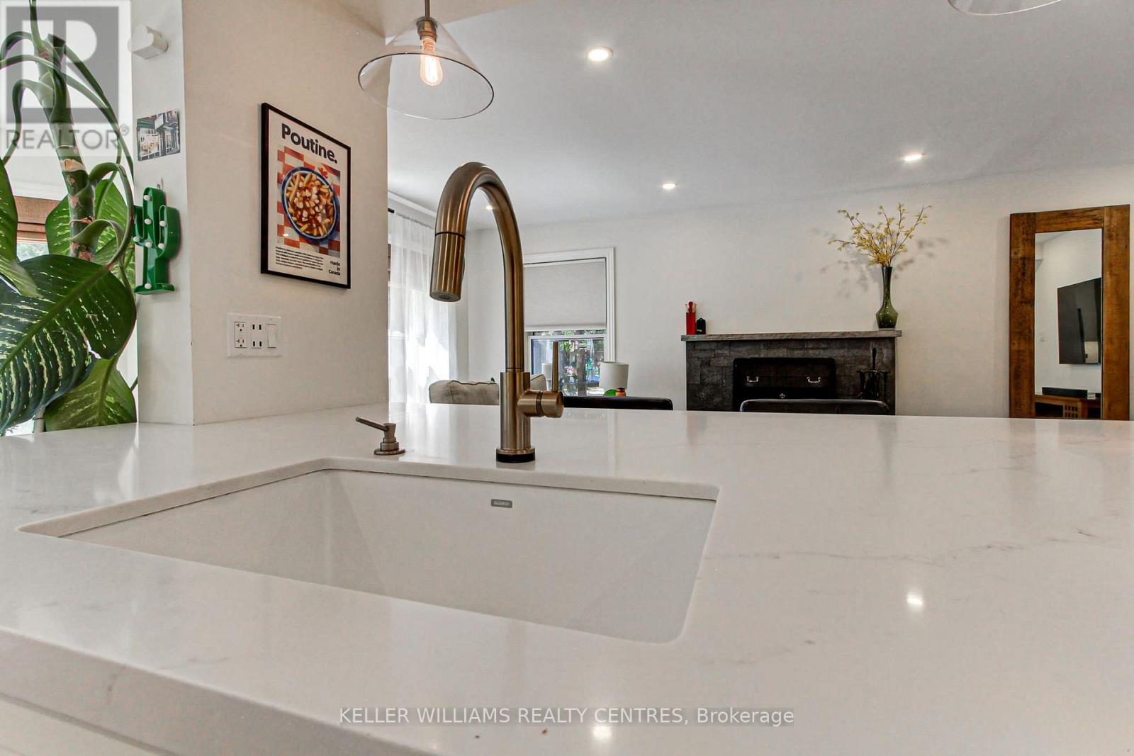 204 CROSSLAND GATE - 13