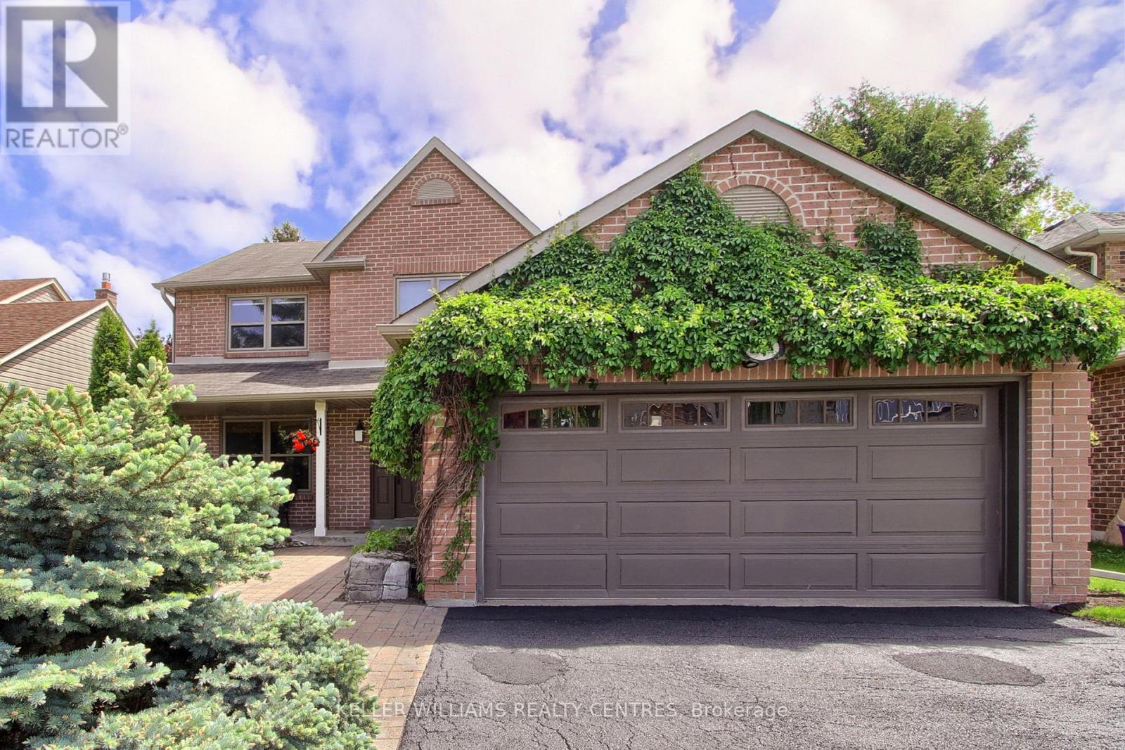 204 CROSSLAND GATE, Newmarket (Glenway Estates) — photo 3