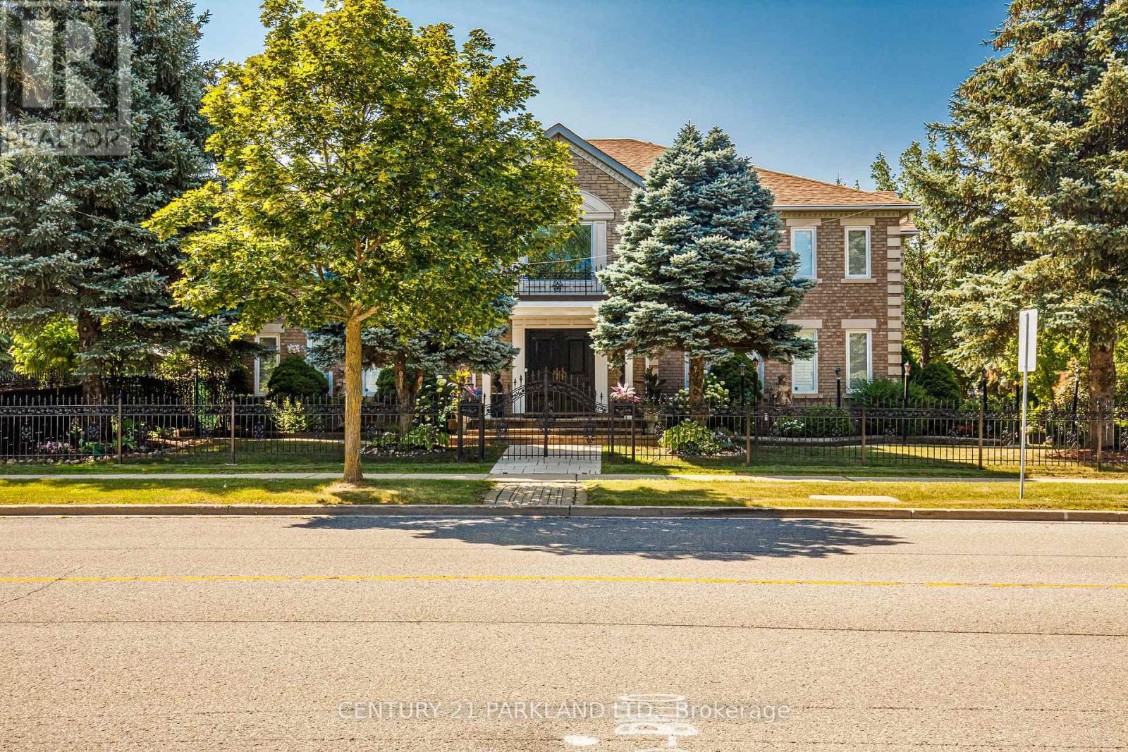 1 RADLEY STREET, Vaughan (East Woodbridge) — photo 2