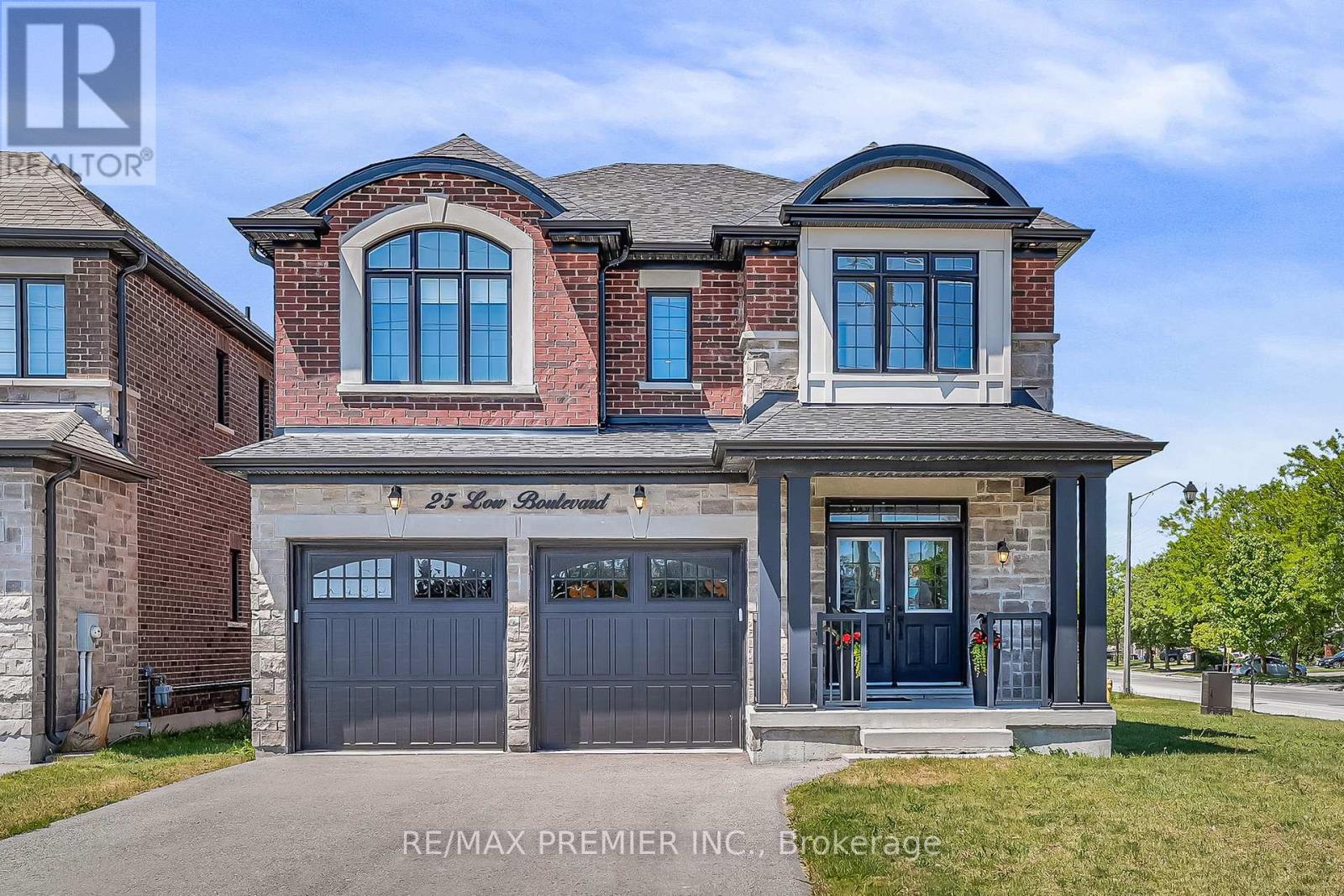 25 LOW BOULEVARD, Uxbridge — photo 2