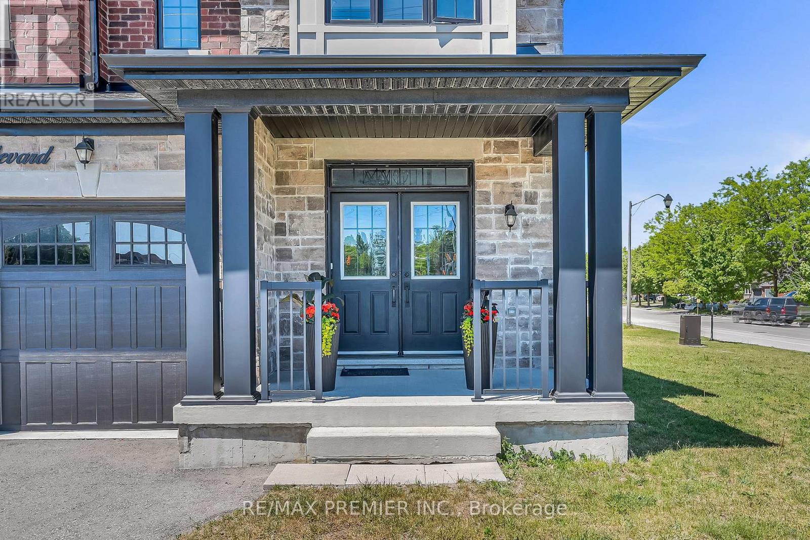 25 LOW BOULEVARD, Uxbridge — photo 7