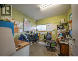 10003 6 Highway, Coldstream, BC V1B3B6 Photo 18
