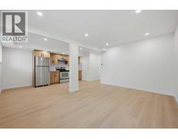 1387 Berkley Drive Nw, Calgary, AB T3K1T5 Photo 35