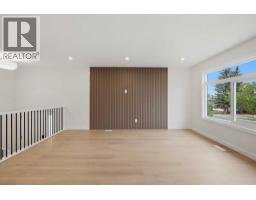 1387 Berkley Drive Nw, Calgary, AB T3K1T5 Photo 14