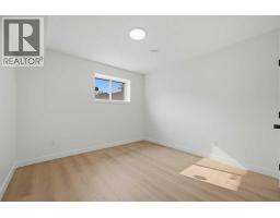 1387 Berkley Drive Nw, Calgary, AB T3K1T5 Photo 39