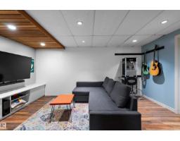 1930 104 St Nw, Edmonton, AB T6J5A7 Photo 36
