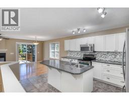4pc Bathroom - 22 Glensummit Close, Cochrane, AB T4C2J9 Photo 9